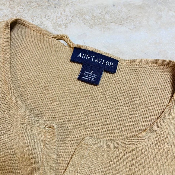 Vintage Y2k Ann Taylor Tan Ribbed Button Up Long Sleeve Sweater Shirt - Picture 4 of 4